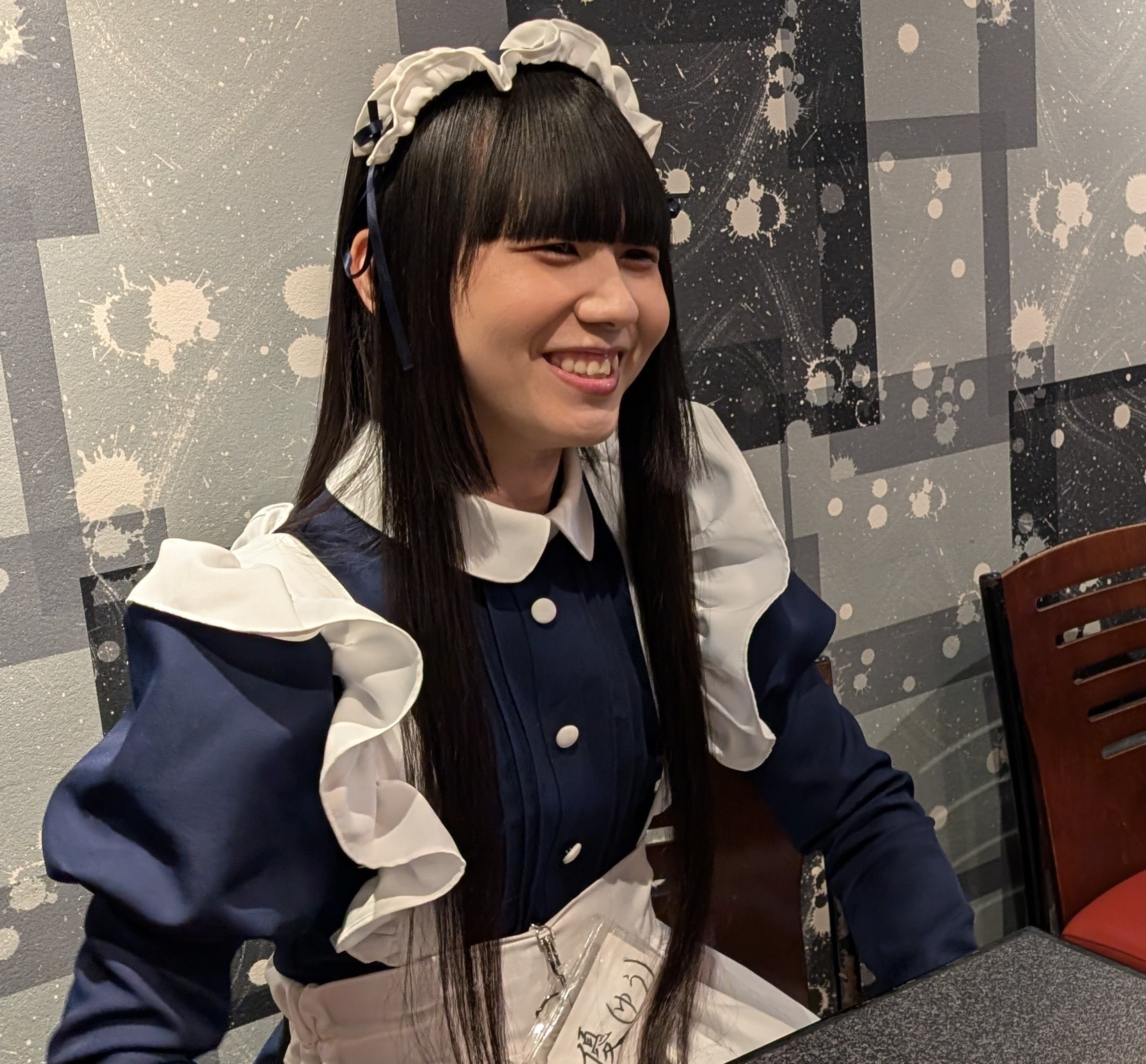 秋葉原NEWTYPEの男の娘・優さんの自然な笑顔ショット