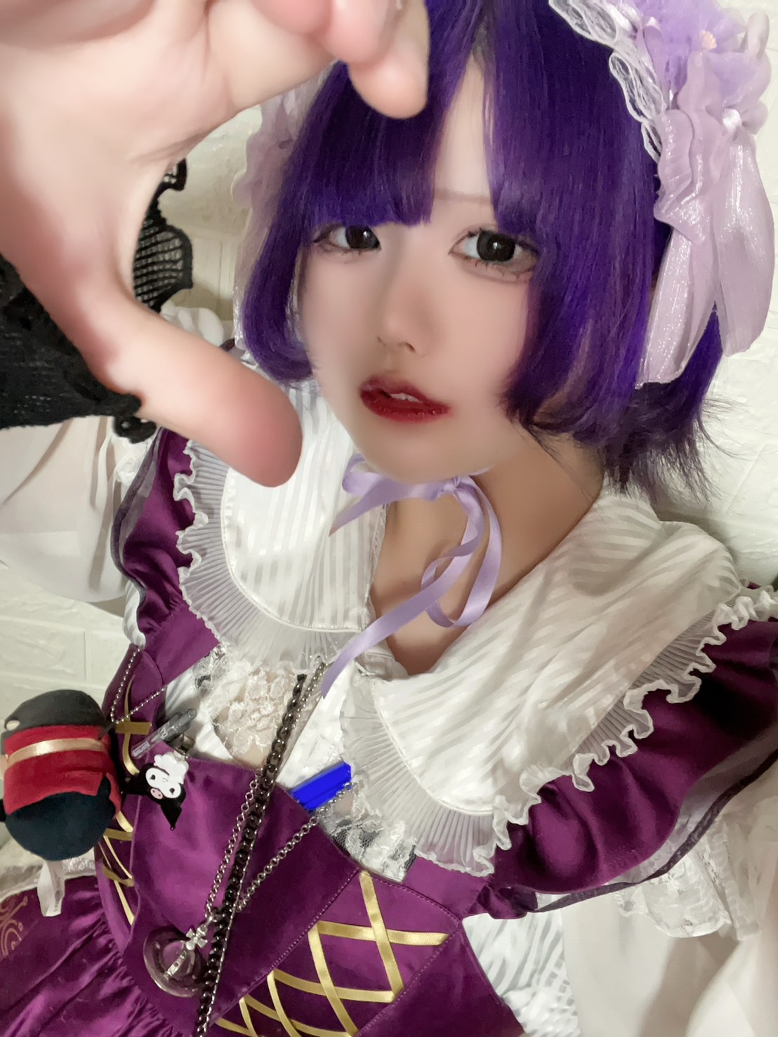 秋葉原のぽっちゃり専門メイドカフェShangrila(シャングリラ)に所属する、ぽっちゃり階級・紫メイドの白井雪見さんの写真